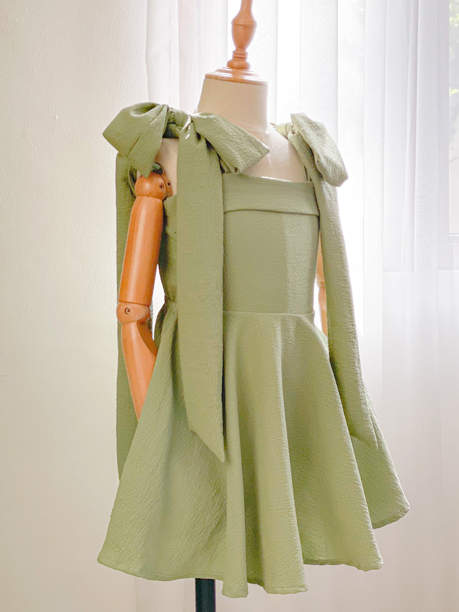 Mathilde Shoulder Bow Dress | Tiffany